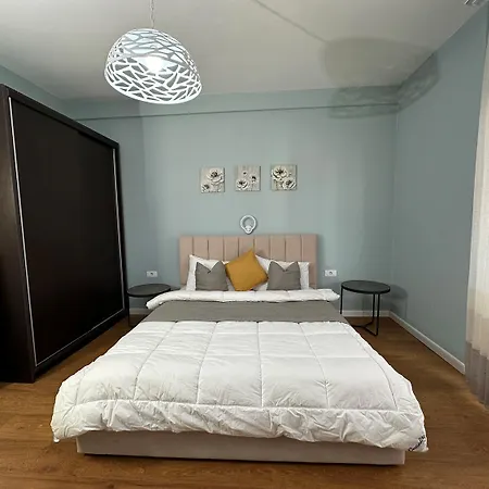 Apartment Select 5 *