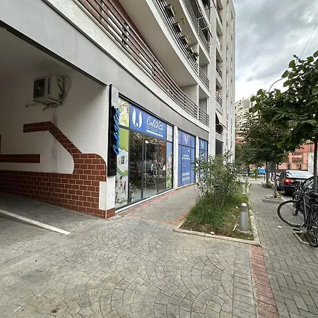 Apartment Select 5 *