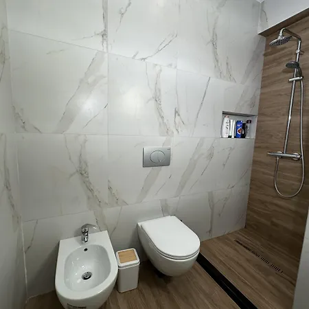 Select 5 Apartment